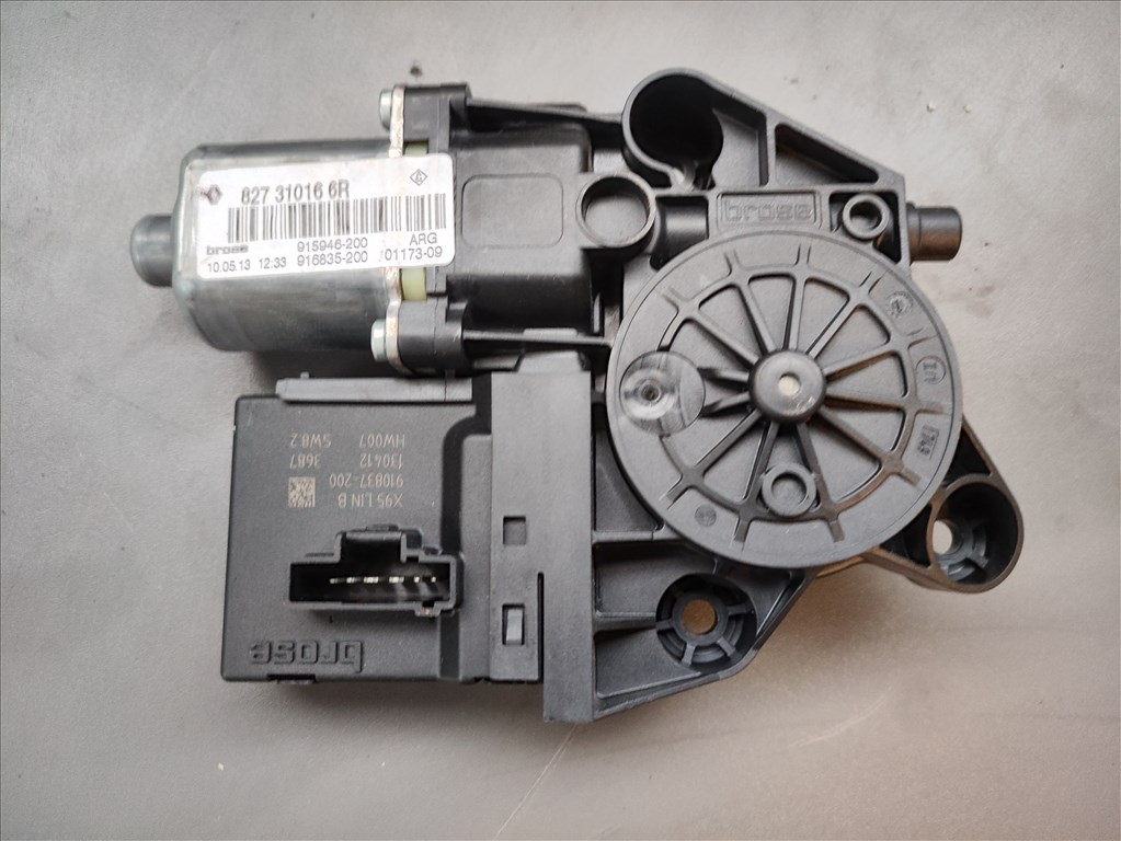 Renault Scénic III bal hátsó ablakemelő motor  827310166r 0130822517 1. kép