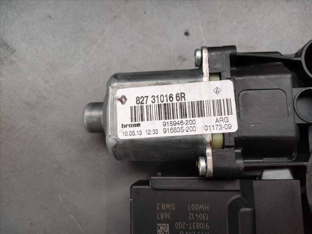 Renault Scénic III bal hátsó ablakemelő motor  827310166r 0130822517 2. kép
