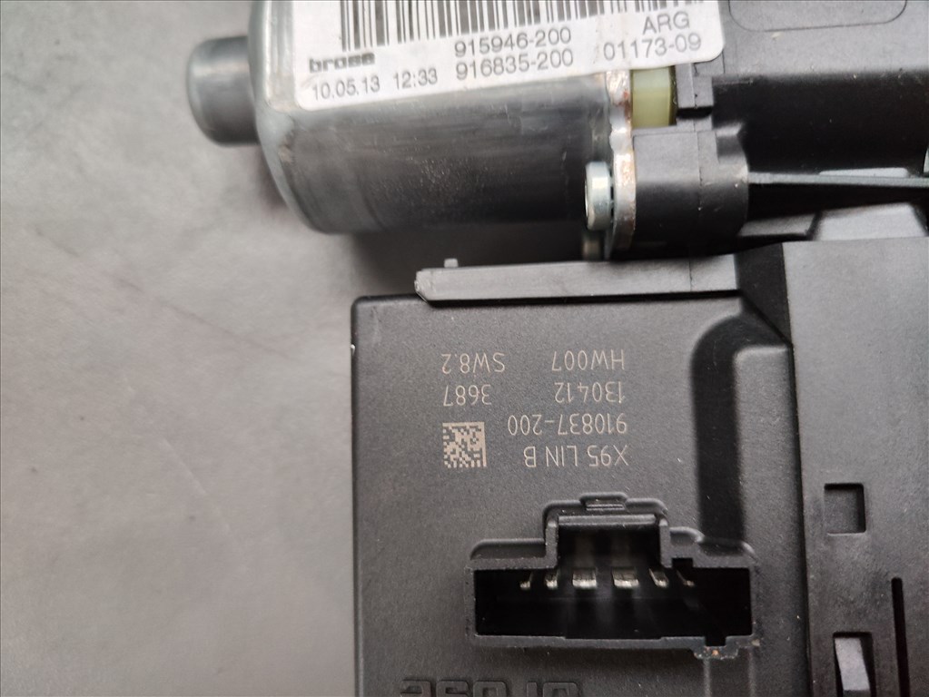 Renault Scénic III bal hátsó ablakemelő motor  827310166r 0130822517 3. kép