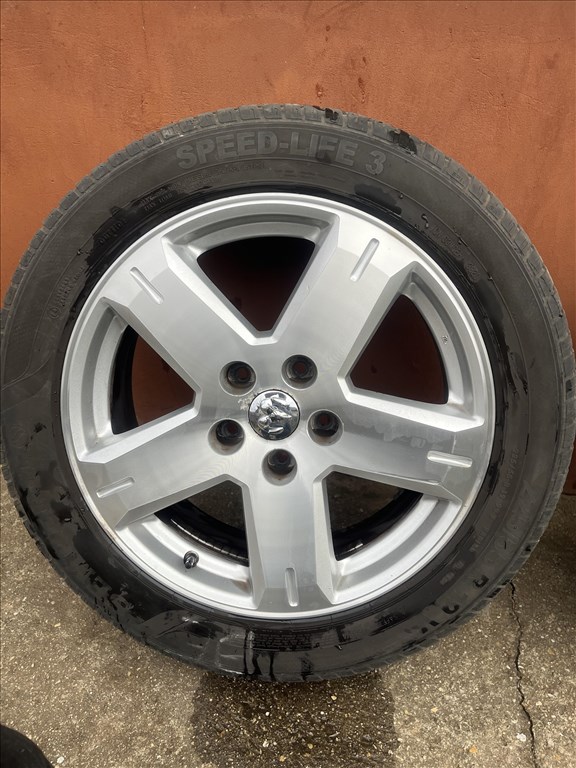  5x127 lyukosztású 19" használt (gyári felni) alufelni, rajta 225/55 2. kép