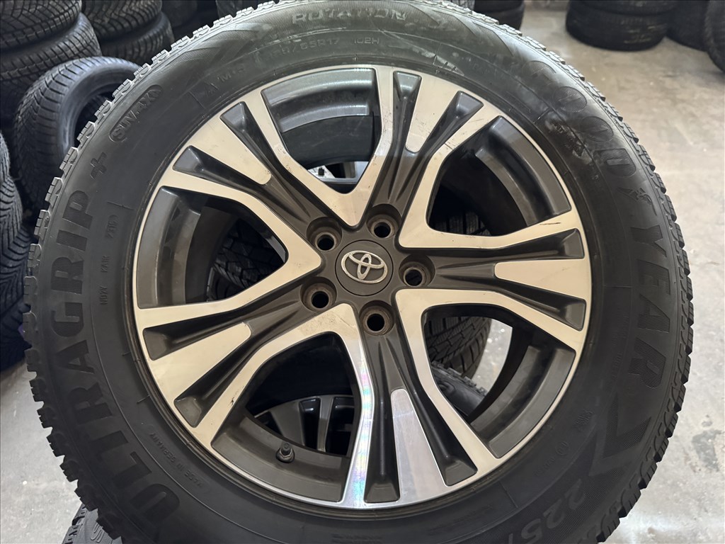 Toyota Rav 4 gyári Executive 7X17-es 5X114,3-as ET45 könnyűfém felni garnitura eladó 1. kép