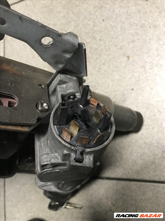 Skoda Roomster 1,4 PD gyújtáskapcsoló + kulcs 3. kép