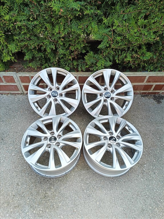  5x114.3 lyukosztású 17" Kia Hyundai újszerű alufelni  1. kép