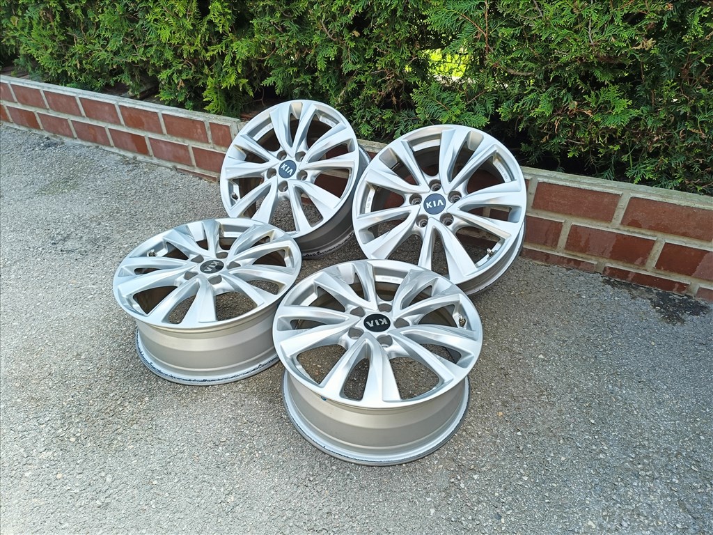  5x114.3 lyukosztású 17" Kia Hyundai újszerű alufelni  2. kép