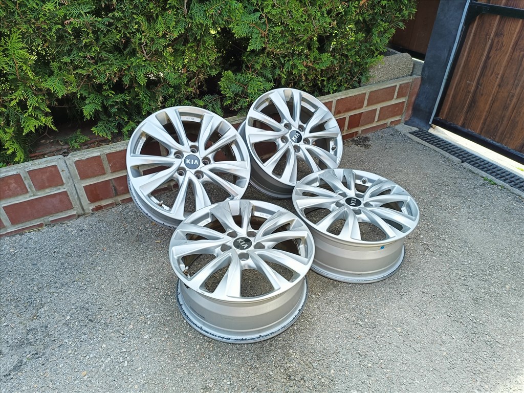  5x114.3 lyukosztású 17" Kia Hyundai újszerű alufelni  3. kép