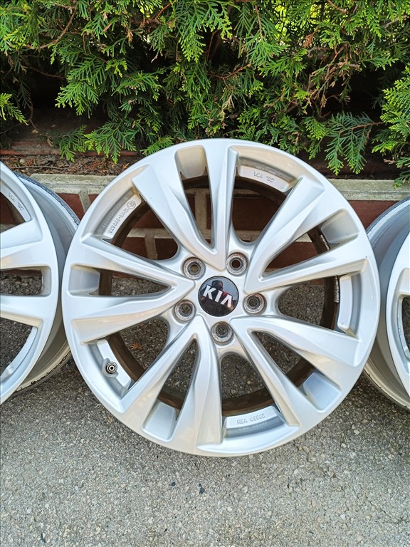  5x114.3 lyukosztású 17" Kia Hyundai újszerű alufelni  6. kép