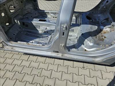 Volkswagen Golf VII kombi bal küszöb B oszloppal (18596)