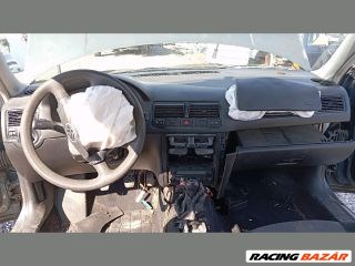 Volkswagen Golf IV Biztosítéktábla Utastér *145958* 1. kép