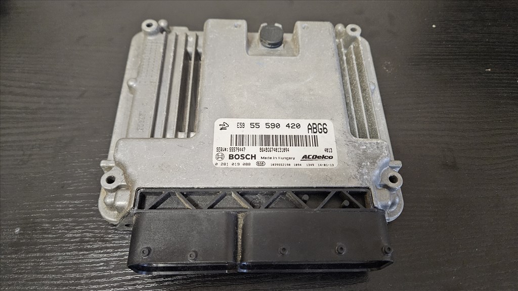 Opel Astra J Motorvezérlő A20dth 55590420 1. kép