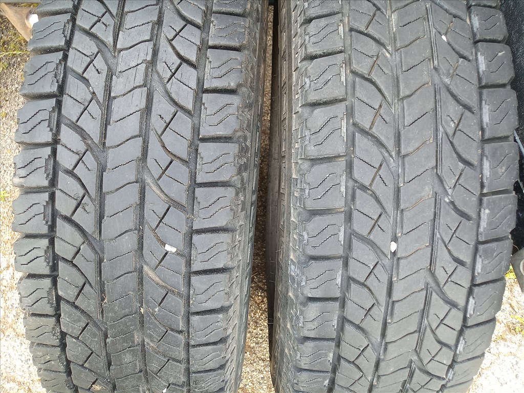 használt 205/80 R16 Yokohama Geolandar A/T terepjáró gumi 205 80R16 205 /80 r 16 205 80 16 4. kép