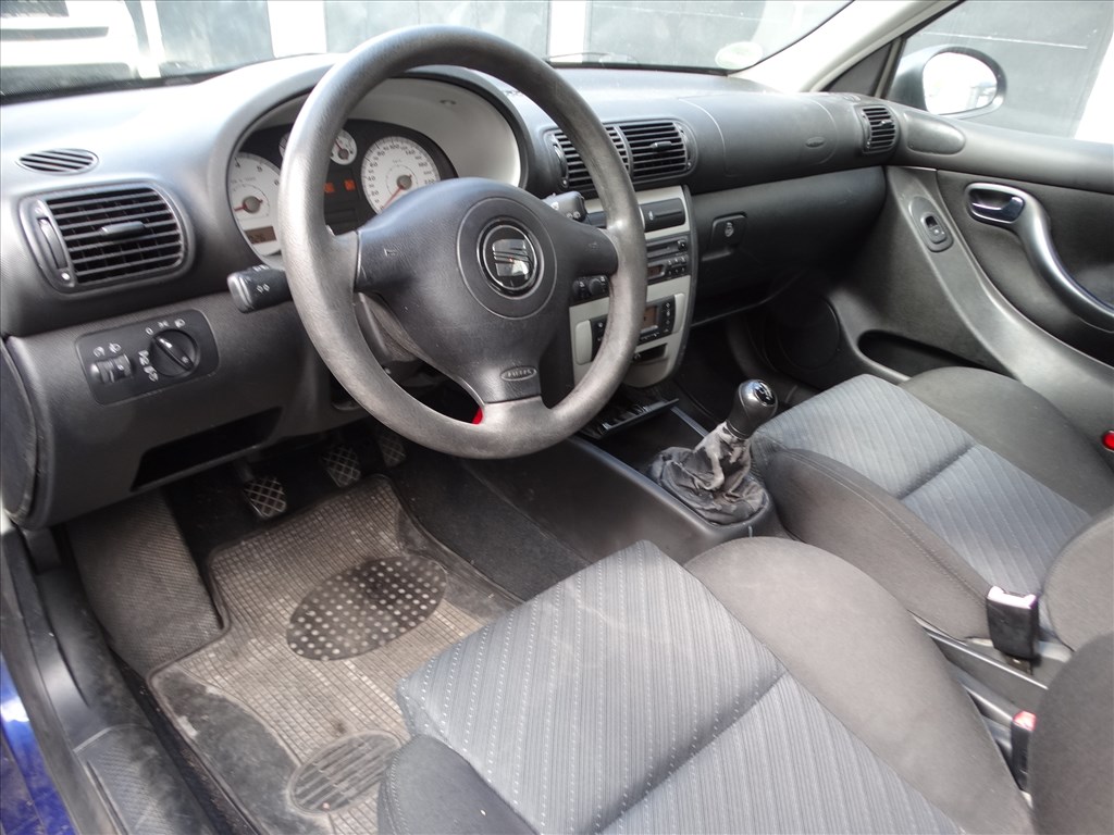 Eladó Seat León Torro 1.6 16V (1598 cm³, 105 PS) 12. kép