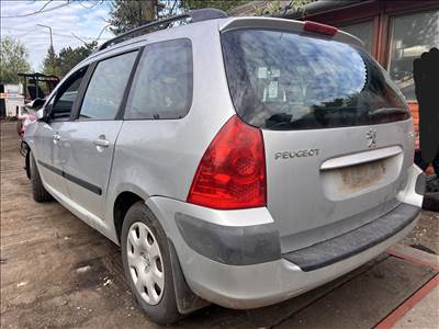 Peugeot 307 1.4i bontott alkatrészei