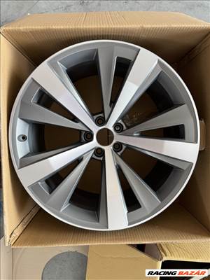 R21 Original audi 10 ET20 - 4M8 601 025AA 4M8601025AA 1db alufelni