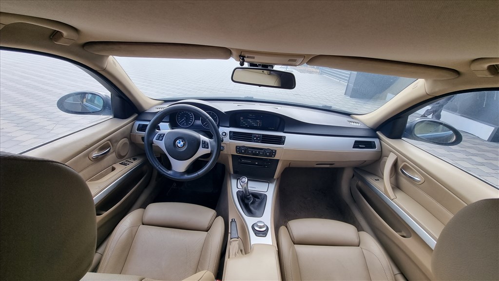 BMW 330 (E90, E91, E92, E93) bontott alkatrészei 8. kép