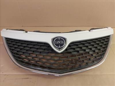 184607 Lancia Ypsilon III. 2015- től gyártott első díszrács 735618647