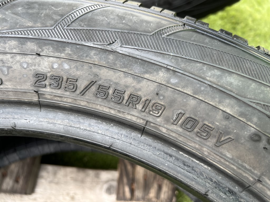235/55 R19 Falken Eurowinter HS01 téli gumi 5,5-6mm 5. kép
