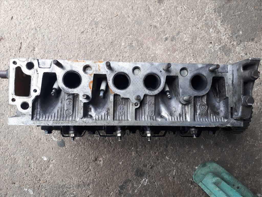 Renault Clio I 1.4, E6J hengerfej vezérmű, himba tengellyel   6. kép