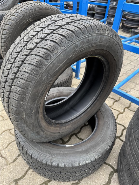 225/65 R16c Semperit Van-Grip 2 112/110R l DOT4315 l 7,5mm l 2db 2. kép