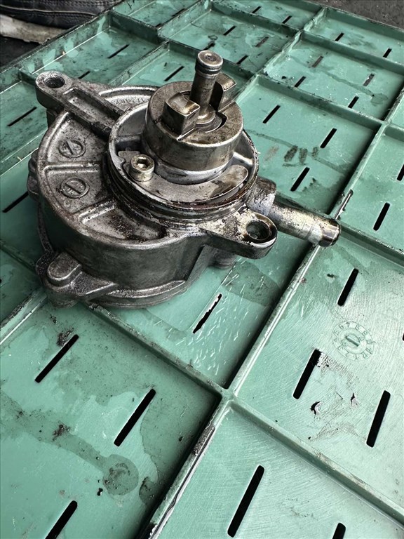 Mercedes Vito (2nd gen) W639 vákuumpumpa  646980 3. kép