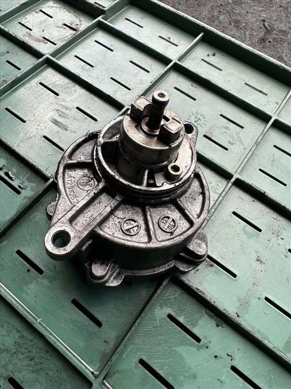 Mercedes Vito (2nd gen) W639 vákuumpumpa  646980 4. kép