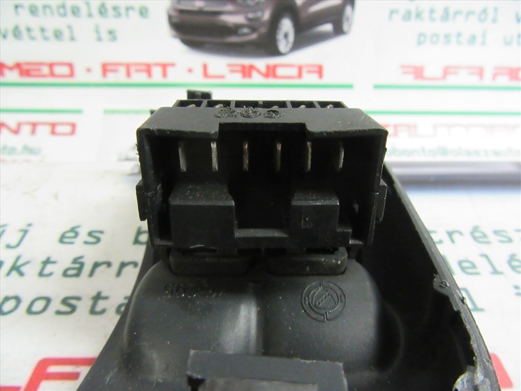 Fiat Scudo bal első ablakemelő kapcsoló 3. kép