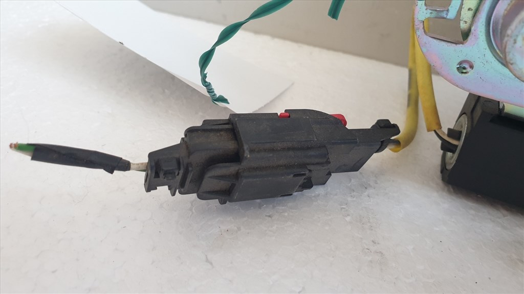 509607 Renault Clio 3 Kombi, Bal Hátsó Övfeszítő, Biztonsági Öv. 4. kép