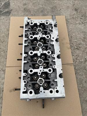 Volkswagen Passat B8 komplett hengerfej 160e valós km crl crlb motor 04l103373e