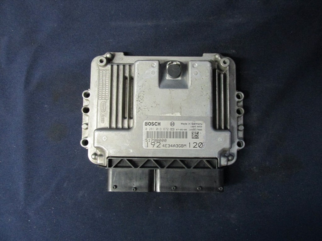 Fiat Stilo 1,9 8v Diesel motorvezérlő 51798000, 0281013672 1. kép