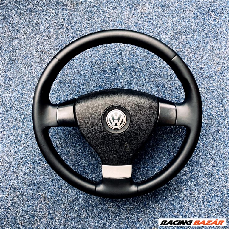 Eladó Vw Volkswagen mk5-ös hibátlan műanyag és bőr kormány. 2003-2012-ig. Akár cserélve. Bp/posta 2. kép