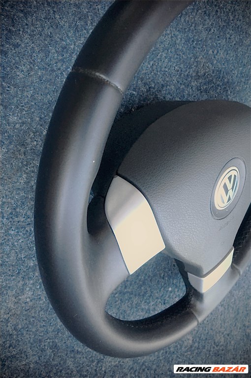 Eladó Vw Volkswagen mk5-ös hibátlan műanyag és bőr kormány. 2003-2012-ig. Akár cserélve. Bp/posta 7. kép