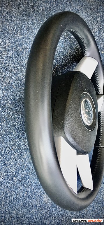 Eladó Vw Volkswagen mk5-ös hibátlan műanyag és bőr kormány. 2003-2012-ig. Akár cserélve. Bp/posta 9. kép