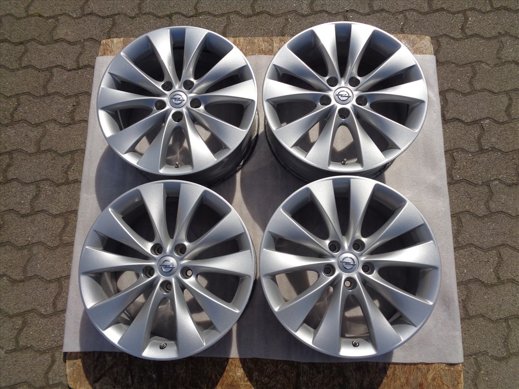 Opel Gyári alufelni 18-as, 5×115-ös, szenzorral újszerű állapotban eladó.  1. kép