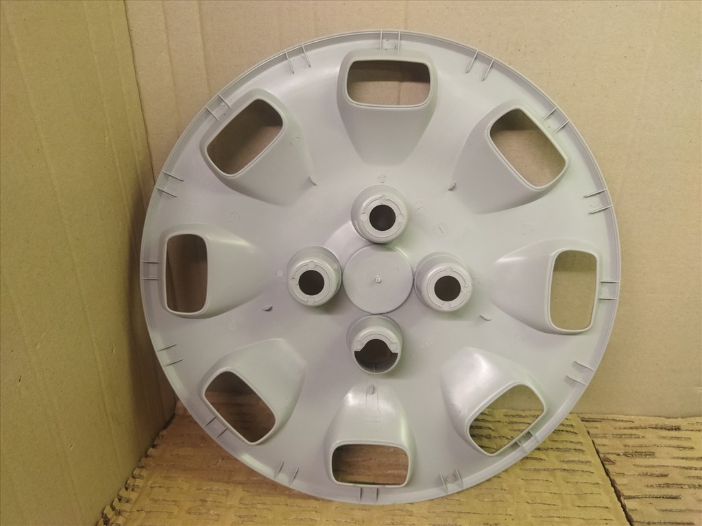 Fiat Punto II.-III. , Fiat 500 gyári új 13"-os dísztárcsa, piros emblémás 735521567 2. kép