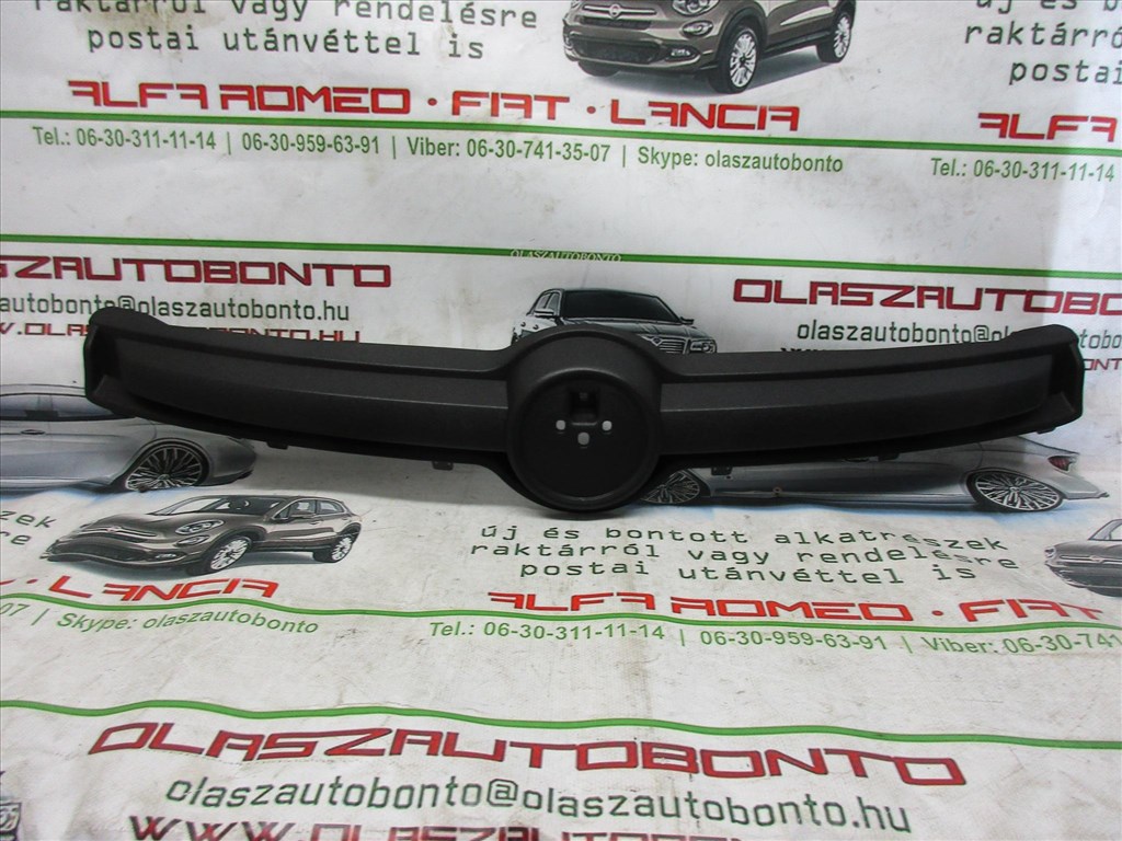 Fiat Panda III. 2012- utángyártott új, első embléma tartó díszrács 735537029 1. kép