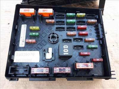 Volkswagen Passat B7 biztosíték tábla 3C0937125A