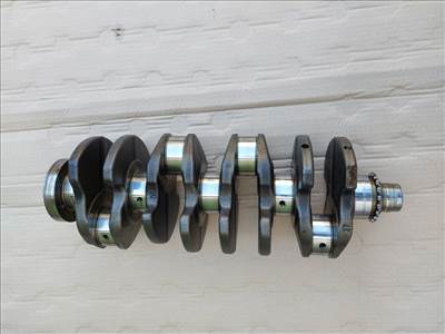 Volkswagen Golf-Jetta-Touran 2,0 Pdtdi főtengely 038105021R-