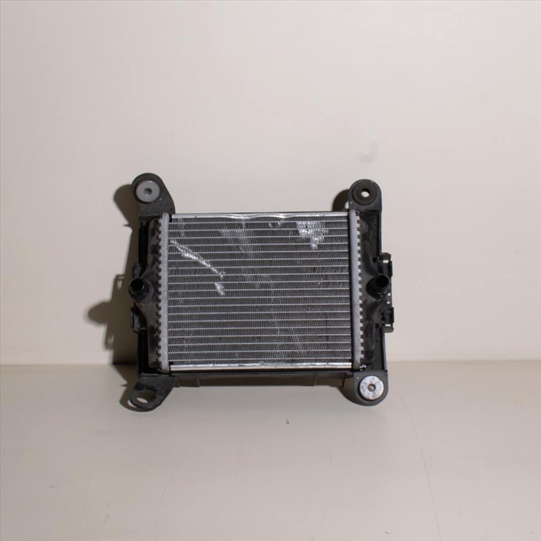 BMW 1er F20-F21, 2er F22-F23, 3er F30-F31-F34, 4er F32-F33-F36 kiegészítõ vízhûtõ (Cikkszám: 17117600697) 1. kép