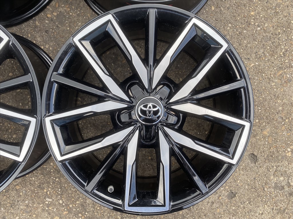 4db gyári 17″ Toyota Corolla alufelni. (3885) 2. kép
