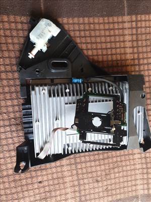 Volkswagen Phaeton erősítő  3d0035209c