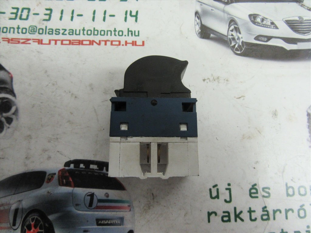 Fiat Doblo II. ablakemelő kapcsoló 2. kép