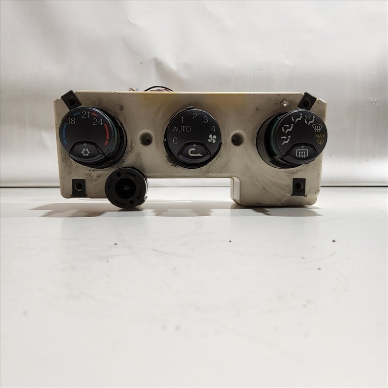 Alfa Romeo 156 1997-2002 fűtés kapcsoló 16238079 1. kép