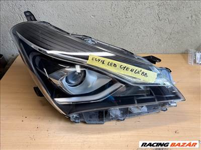 Toyota Yaris (XP130/XP150) Jobb első lámpa 81130-0dk10