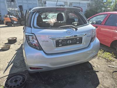 Toyota Yaris (XP130/XP150) 1.33 VVT-i HÁTSÓ lökhárító 