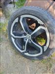 5x120 lyukosztású 19" újszerű felni, rajta 245/45 újszerű gumi