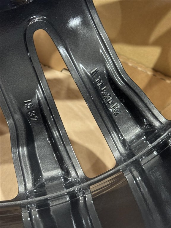 R20 Original bmw 11J ET37 - 7846789 1db alufelni  7. kép