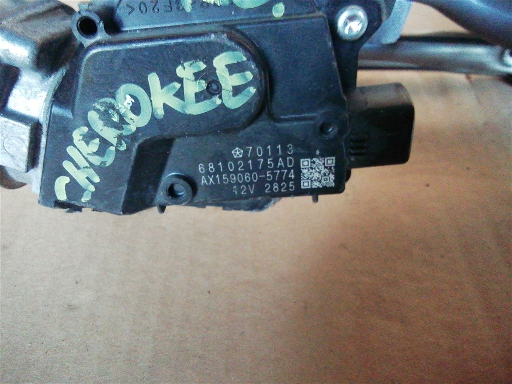 Jeep Cherokee 2013-2020 első Ablaktörlő motor mechanikával 68102175AD 2. kép