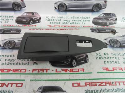Fiat Croma szürke színű, bal hátsó ablakemelő kapcsoló tartó