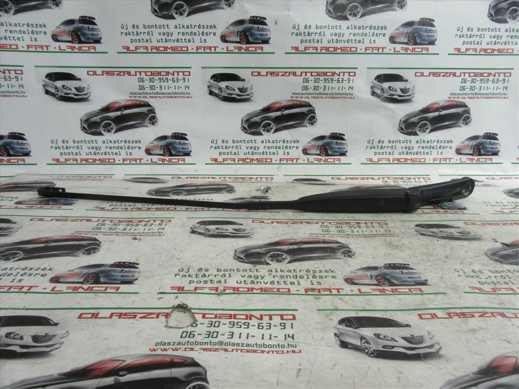 Fiat Panda II. 735363568 számú, jobb első ablaktörlő kar 1. kép