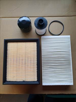 Fiat Grande Punto 1,9 Jtd, gyári új szűrő szett 71765228