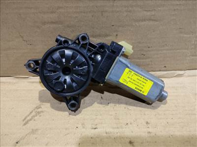 Kia Sorento 2009-2015 Jobb első ablakemelő motor 82460-2P000